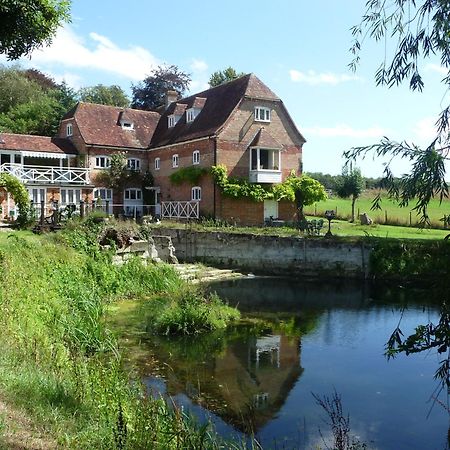 Salisbury Old Mill House Apartment Exterior foto